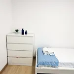 105 - Beachside Renovated 1br 5 Min From * 캠브릴스