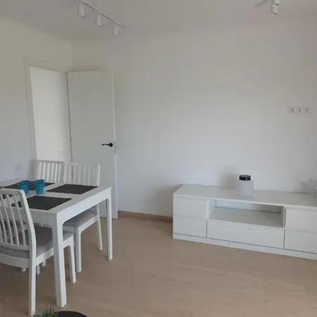 105 - Beachside Renovated 1Br Apt 5 Min From Beach Διαμέρισμα Cambrils