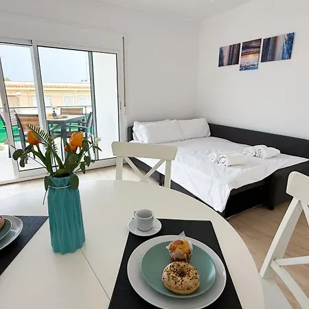 105 - Beachside Renovated 1br 5 Min From