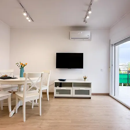 아파트 105 - Beachside Renovated 1br 5 Min From *