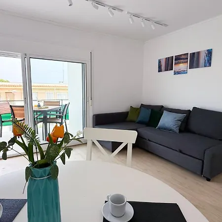105 - Beachside Renovated 1br 5 Min From *