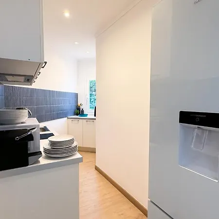 105 - Beachside Renovated 1br 5 Min From
