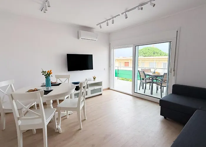 105 - Beachside Renovated 1br 5 Min From *