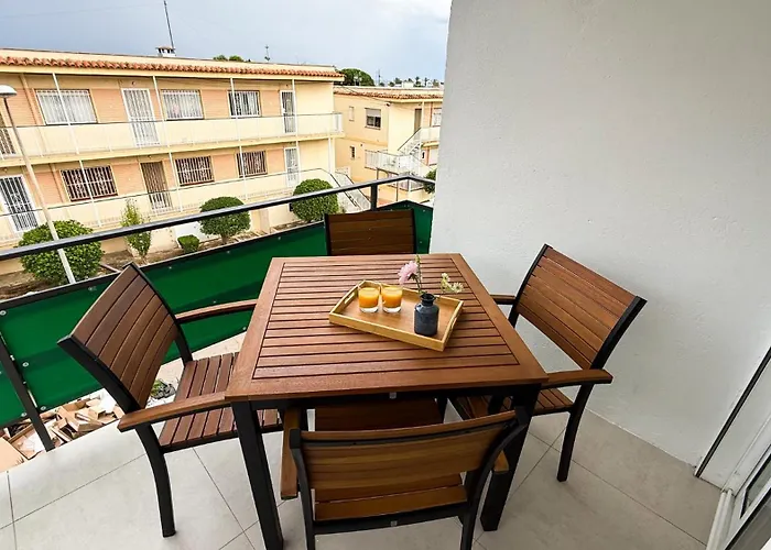 105 - Beachside Renovated 1br 5 Min From *